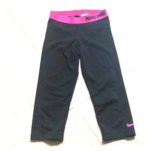 Small Nike Pro Running Capri Leggings!